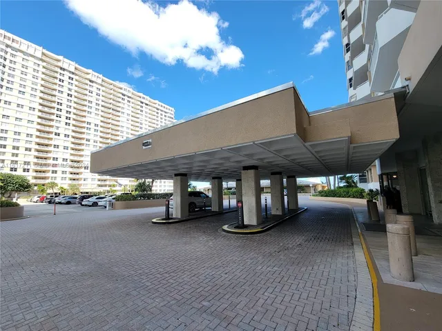 $2,150 | 1980 South Ocean Drive, Unit 2C, Hallandale Beach, FL 33009