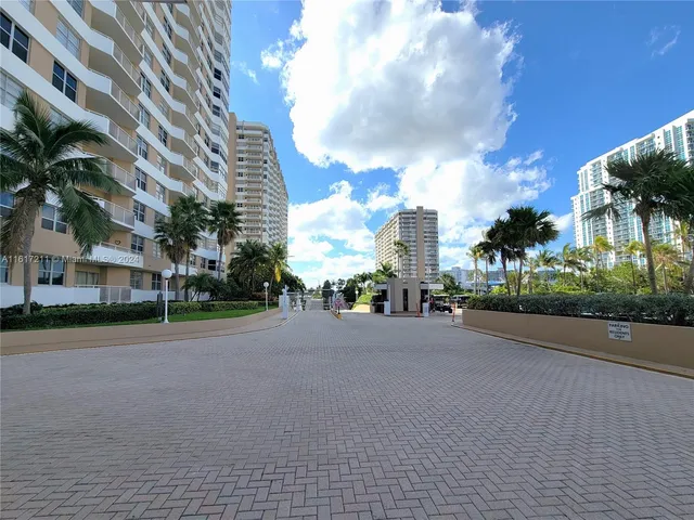 $2,150 | 1980 South Ocean Drive, Unit 2C, Hallandale Beach, FL 33009
