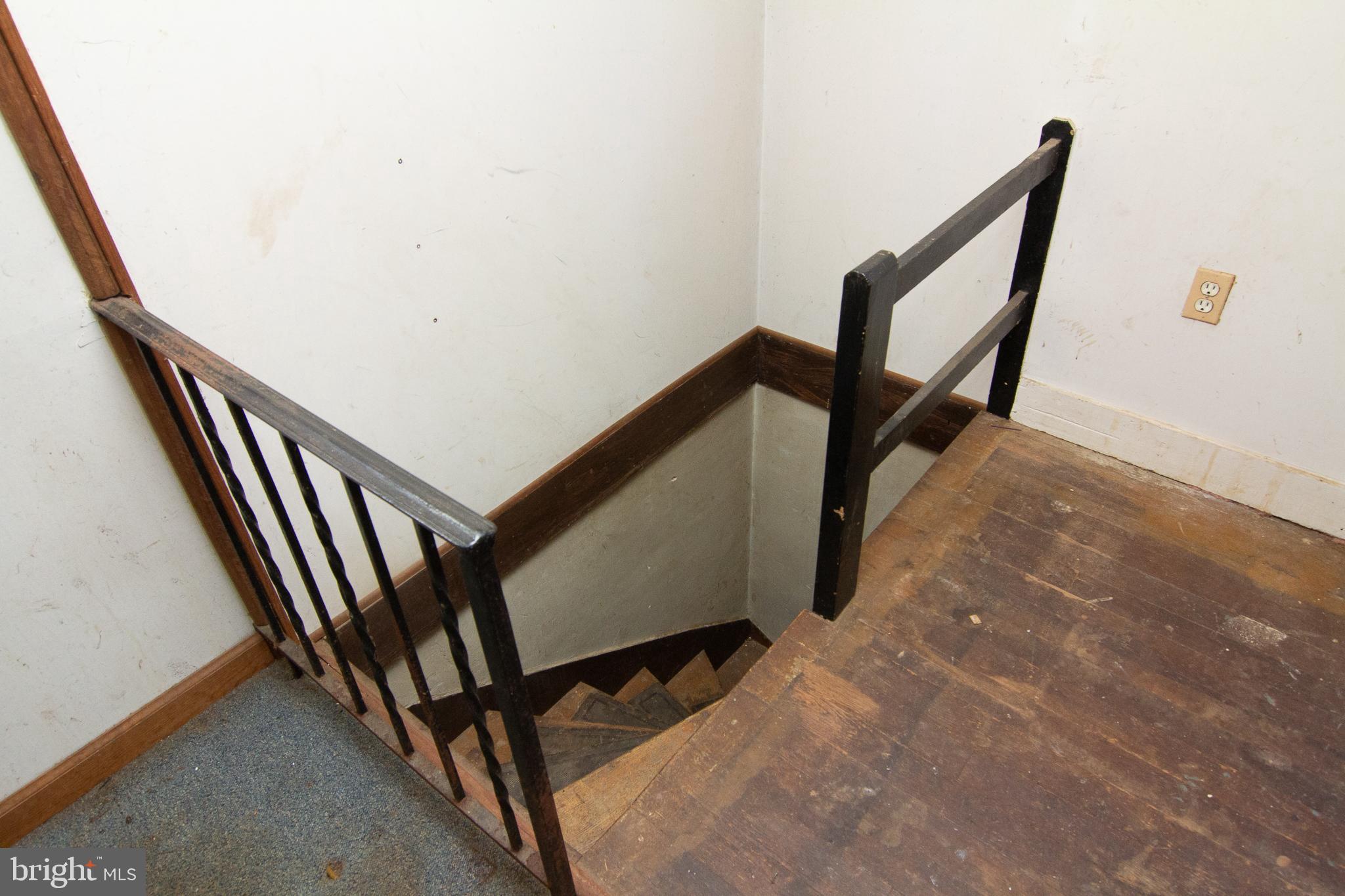 10101 Liberty Road Randallstown, MD 21133 - Photo 23 of 37 Staircase to kitchen dining room
