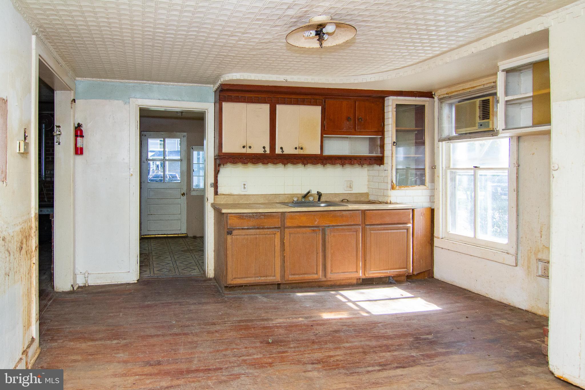 10101 Liberty Road Randallstown, MD 21133 - Photo 5 of 37 Dining room