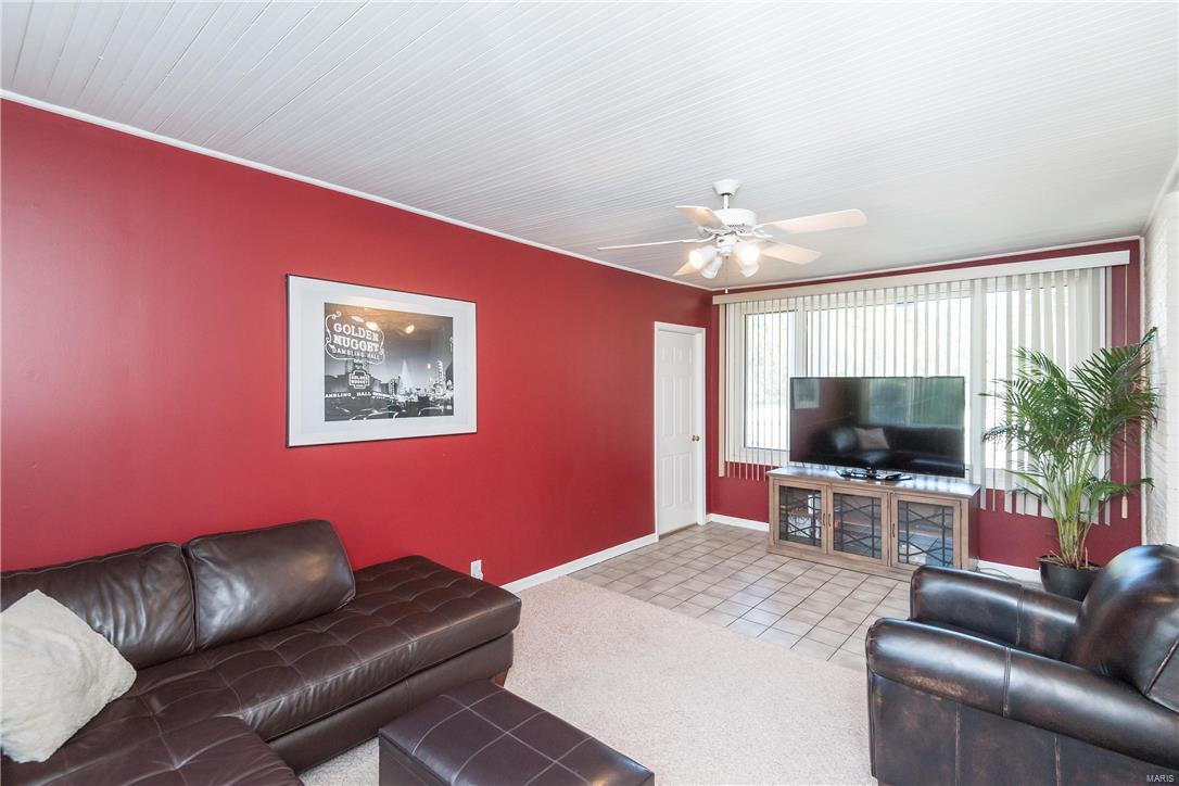9743 Tesson Ferry Road St. Louis, MO 63123 - Photo 8 of 32
