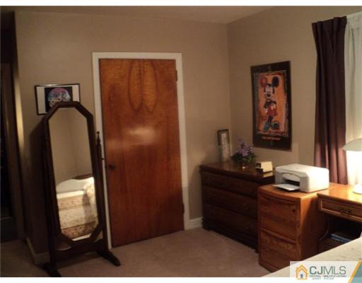 120 Main Street Edison, NJ 08837 - Photo 5 of 14