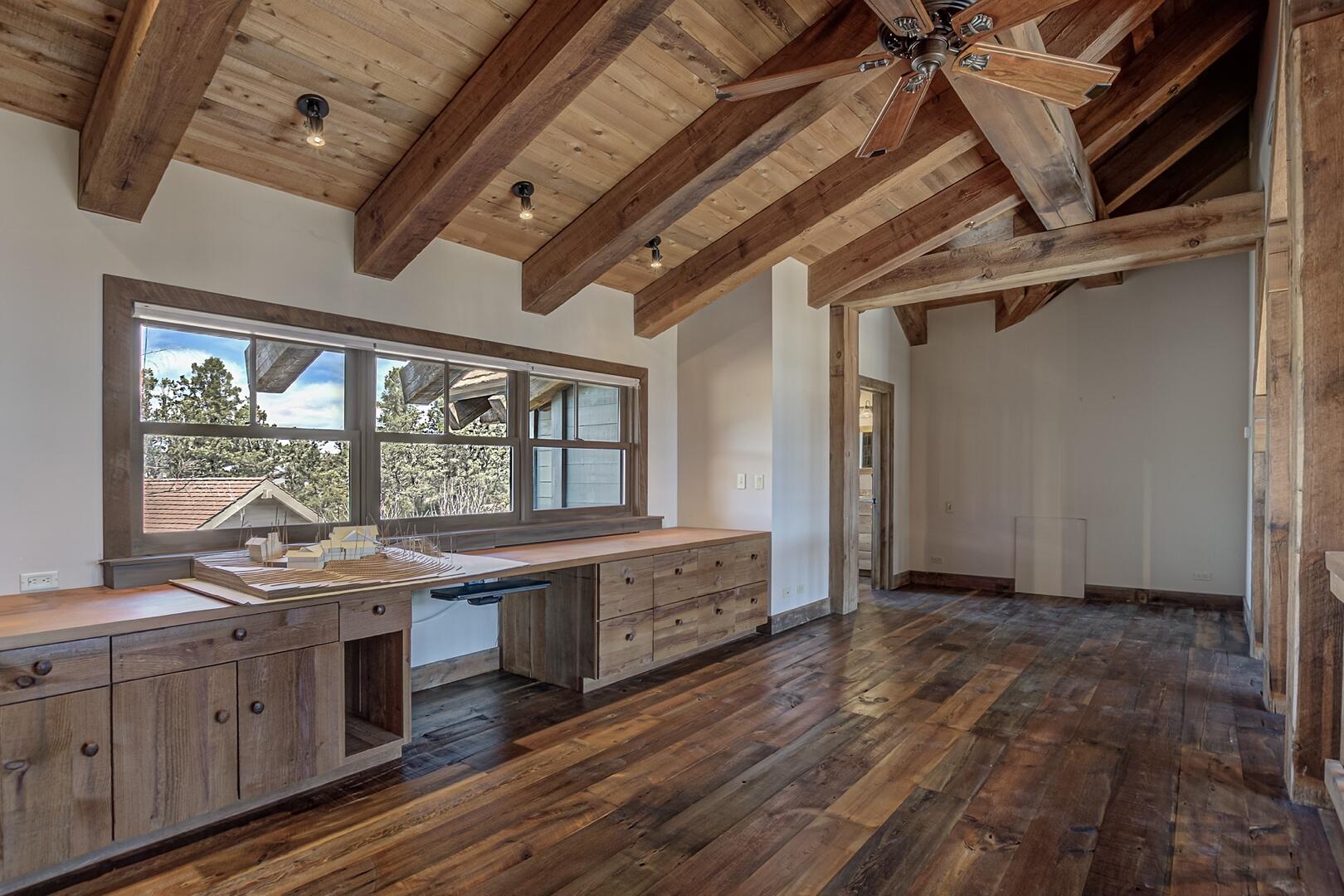 2401 East Rim Club Drive Payson, AZ 85541 - Photo 61 of 116 Built in desk and strorage