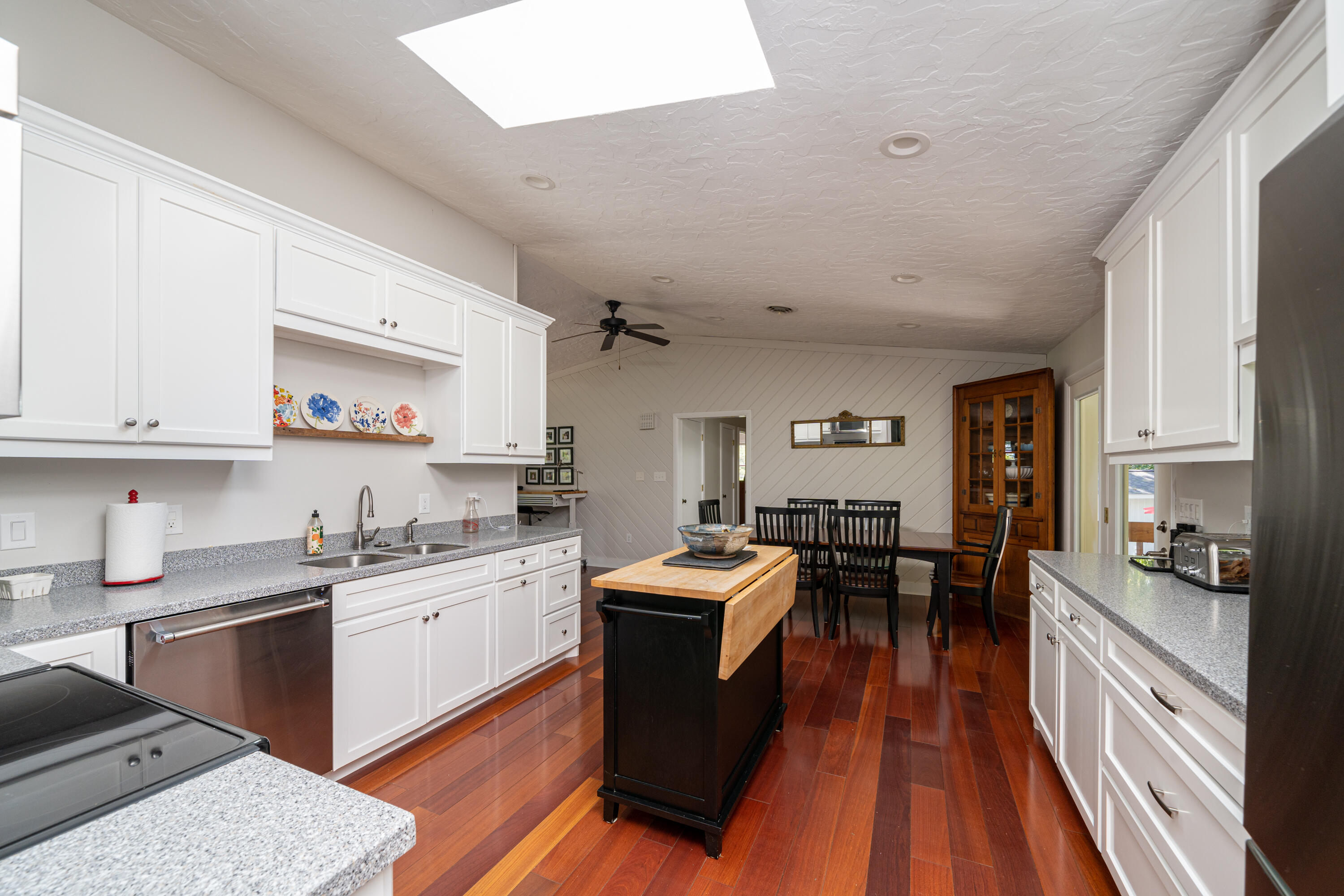 386 Stevens Road Troutville, VA 24175 - Photo 13 of 36 Ample cabinet space