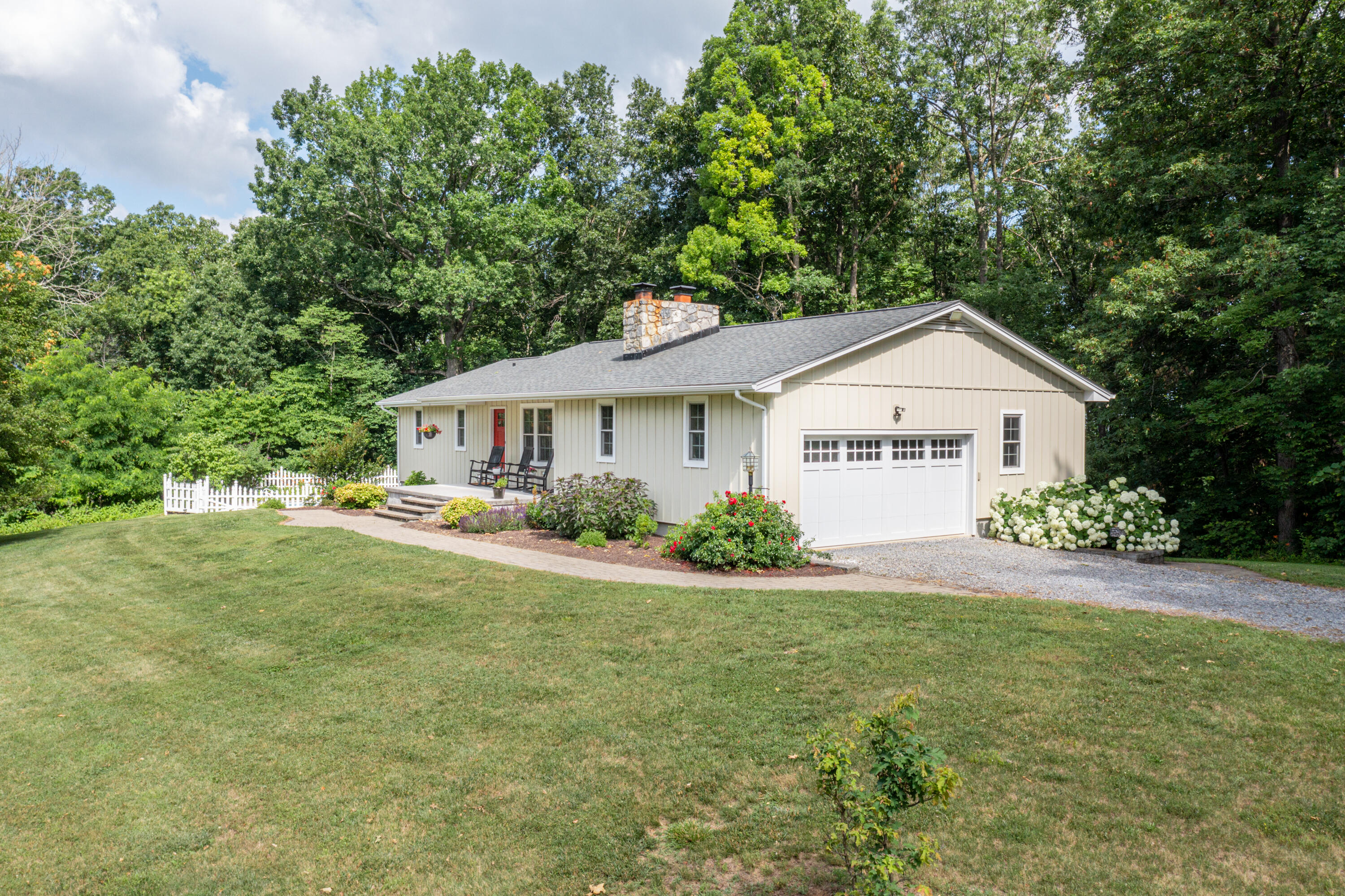 386 Stevens Road Troutville, VA 24175 - Photo 6 of 36 Convenient to Amenities