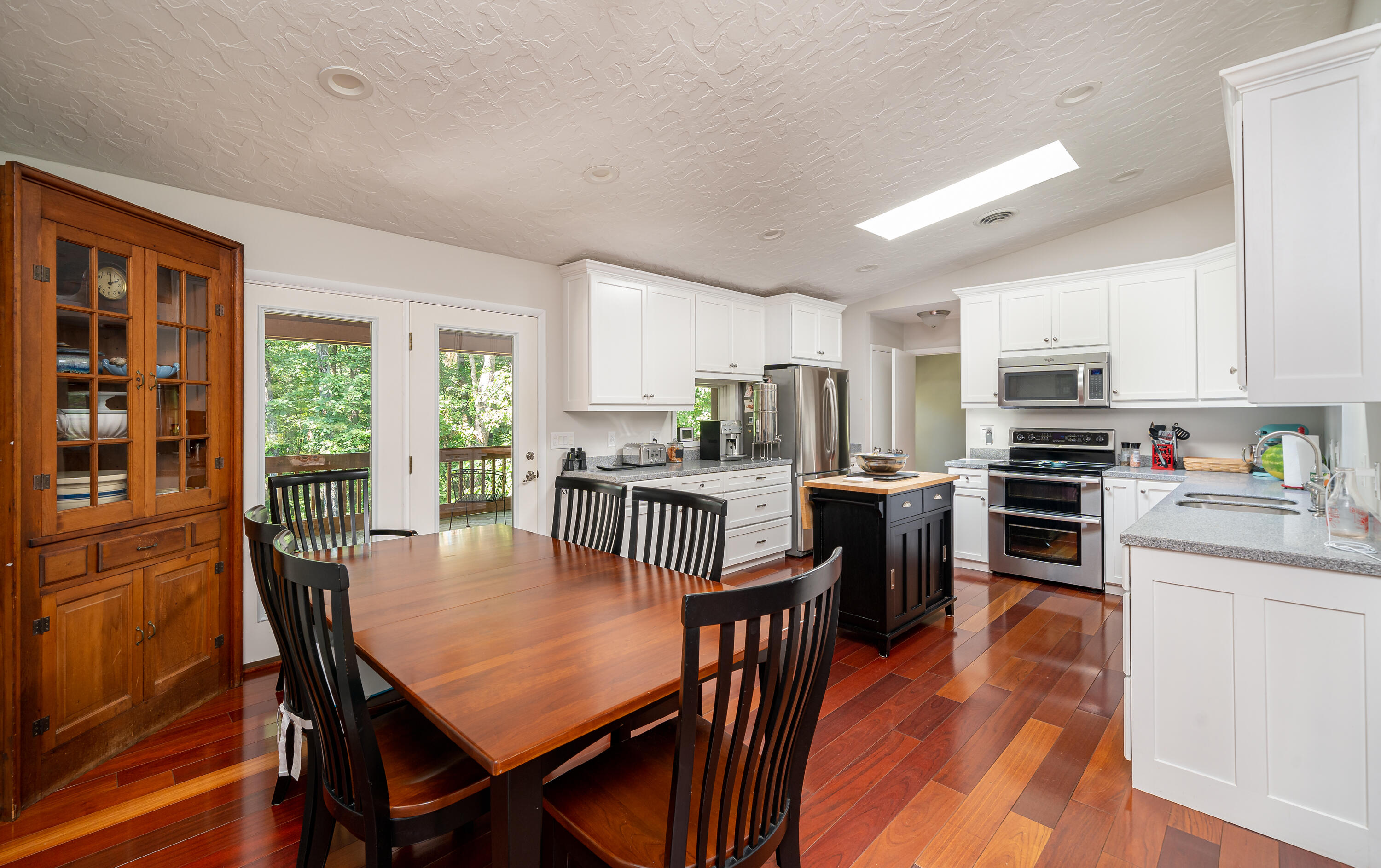 386 Stevens Road Troutville, VA 24175 - Photo 10 of 36 Custom designed Kitchen