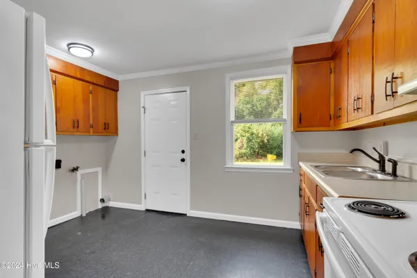 $950 | 1001 Davis Street, Jacksonville, NC 28540