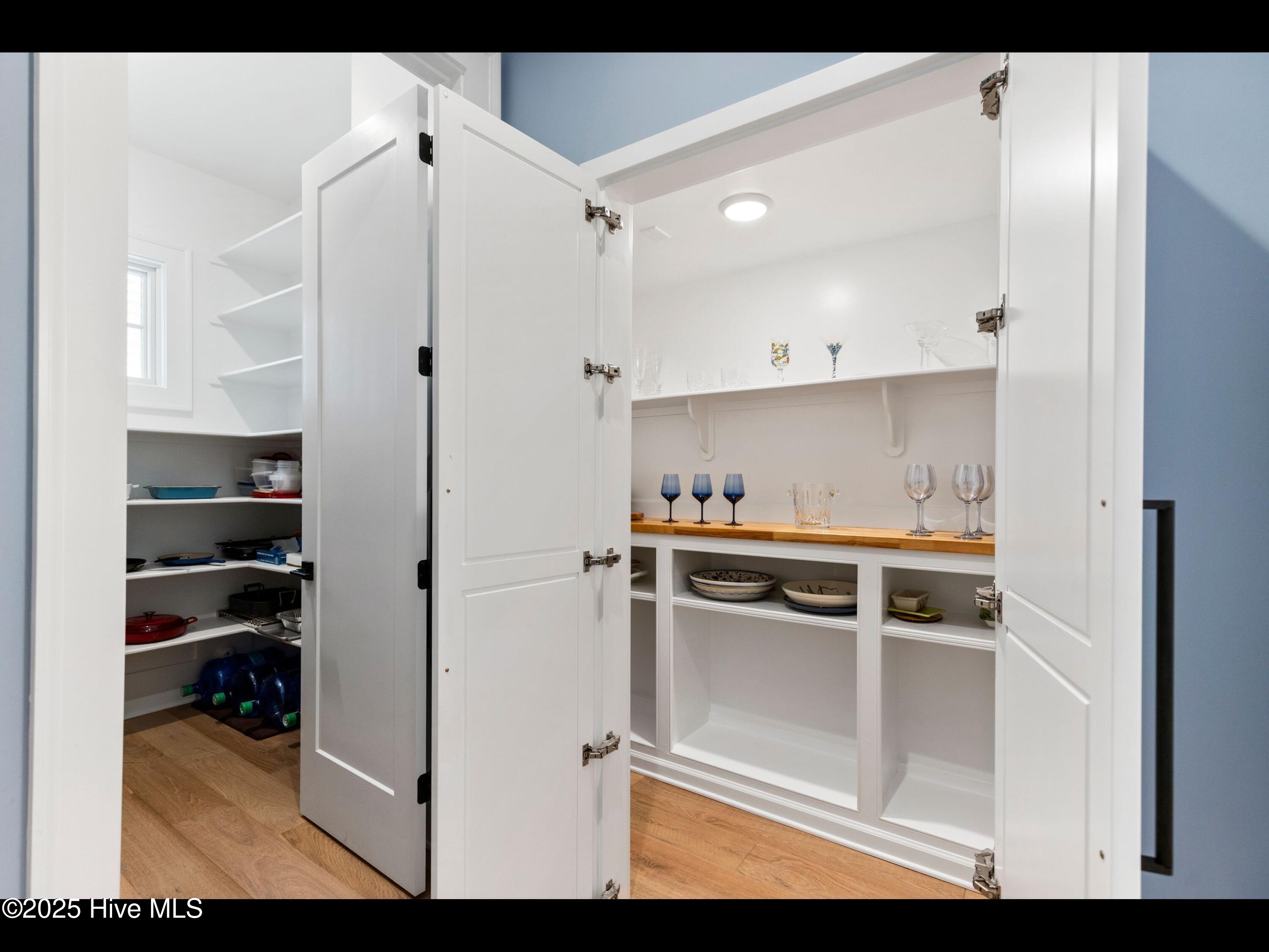 1012 Midnight Channel Road Wilmington, NC 28403 - Photo 35 of 105 Butler's Pantry