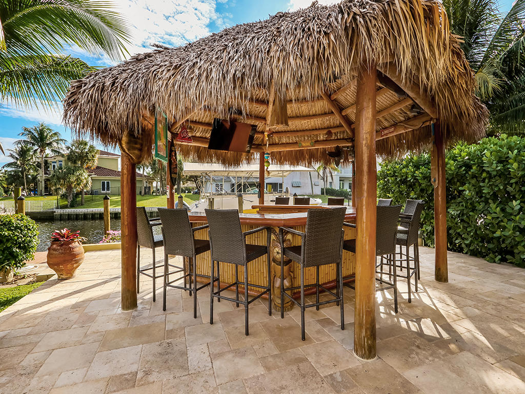 2386 Inland Cove Road Palm Beach Gardens, FL 33410 - Photo 31 of 54 2386 Inland Cove - Tiki Bar