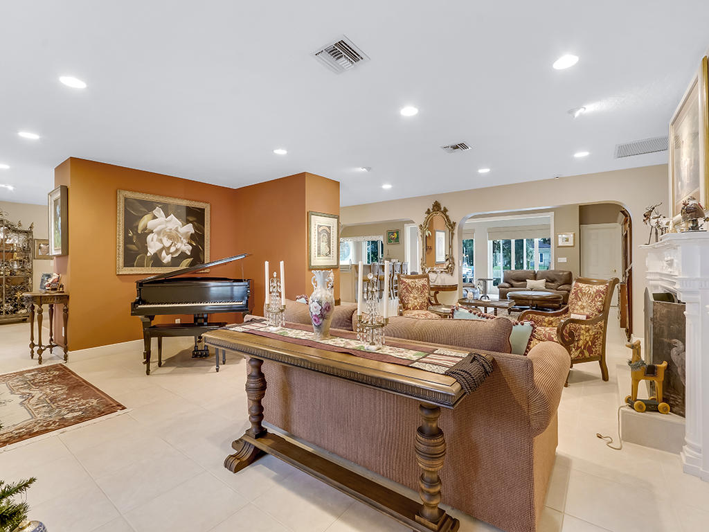 2386 Inland Cove Road Palm Beach Gardens, FL 33410 - Photo 4 of 54 2386 Inland Cove - Living Room