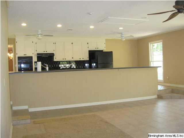 4301 Ridgemont Avenue Northport, AL 35473 - Photo 9 of 28