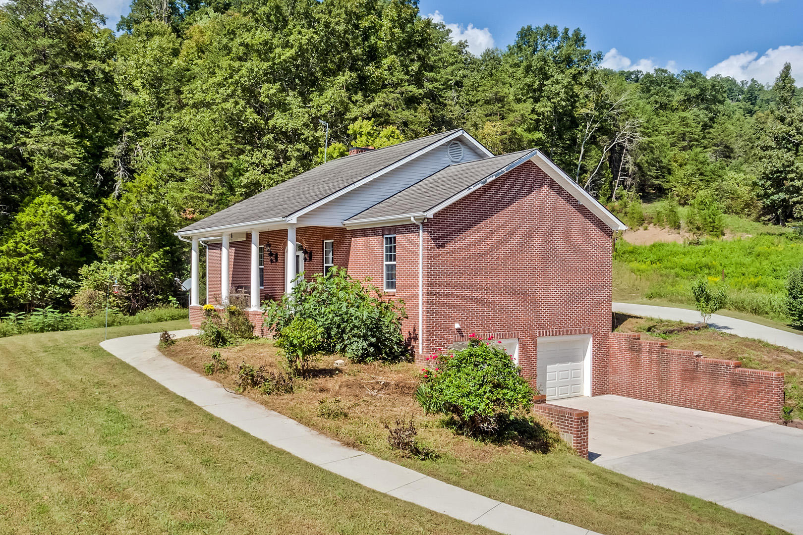 400 Satterfield Road Maynardville, TN 37807 - Photo 2 of 40 02_SatterfieldRoad_400_FrontRight