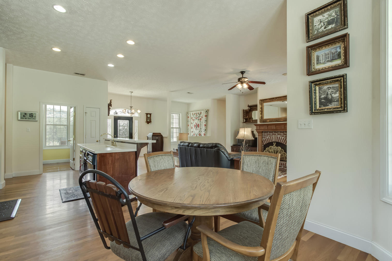 400 Satterfield Road Maynardville, TN 37807 - Photo 18 of 40 18_SatterfieldRoad_400_Breakfast03