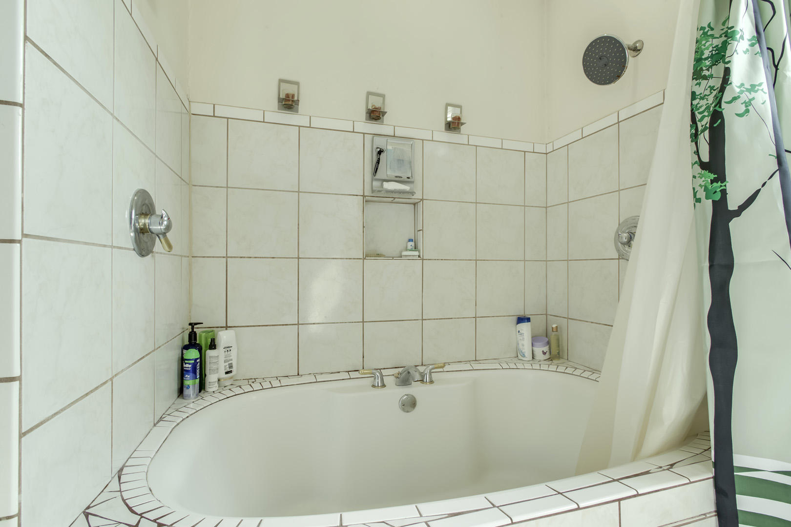 400 Satterfield Road Maynardville, TN 37807 - Photo 23 of 40 23_SatterfieldRoad_400_MasterBath02