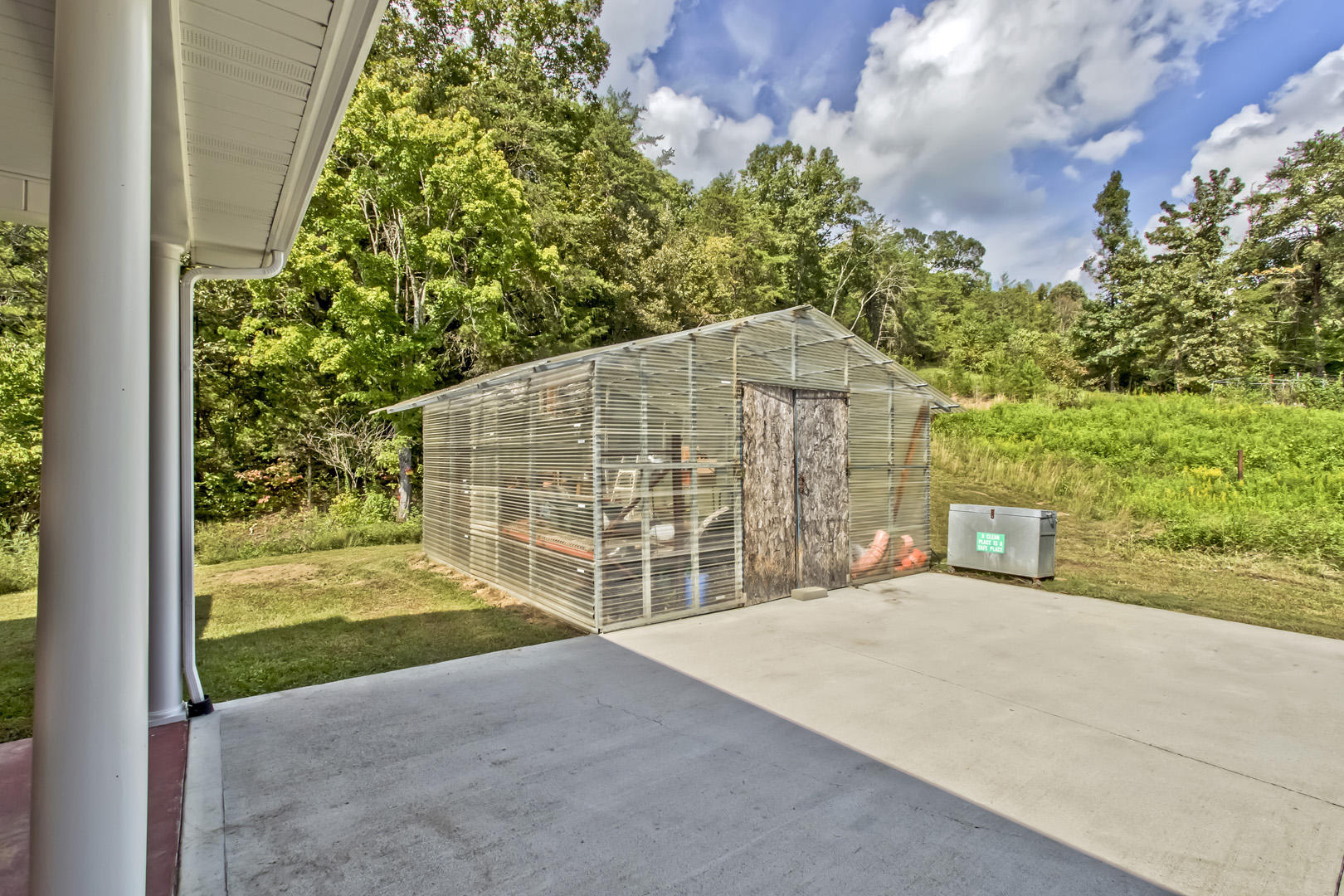 400 Satterfield Road Maynardville, TN 37807 - Photo 31 of 40 31_SatterfieldRoad_400_Greenhouse-Storag