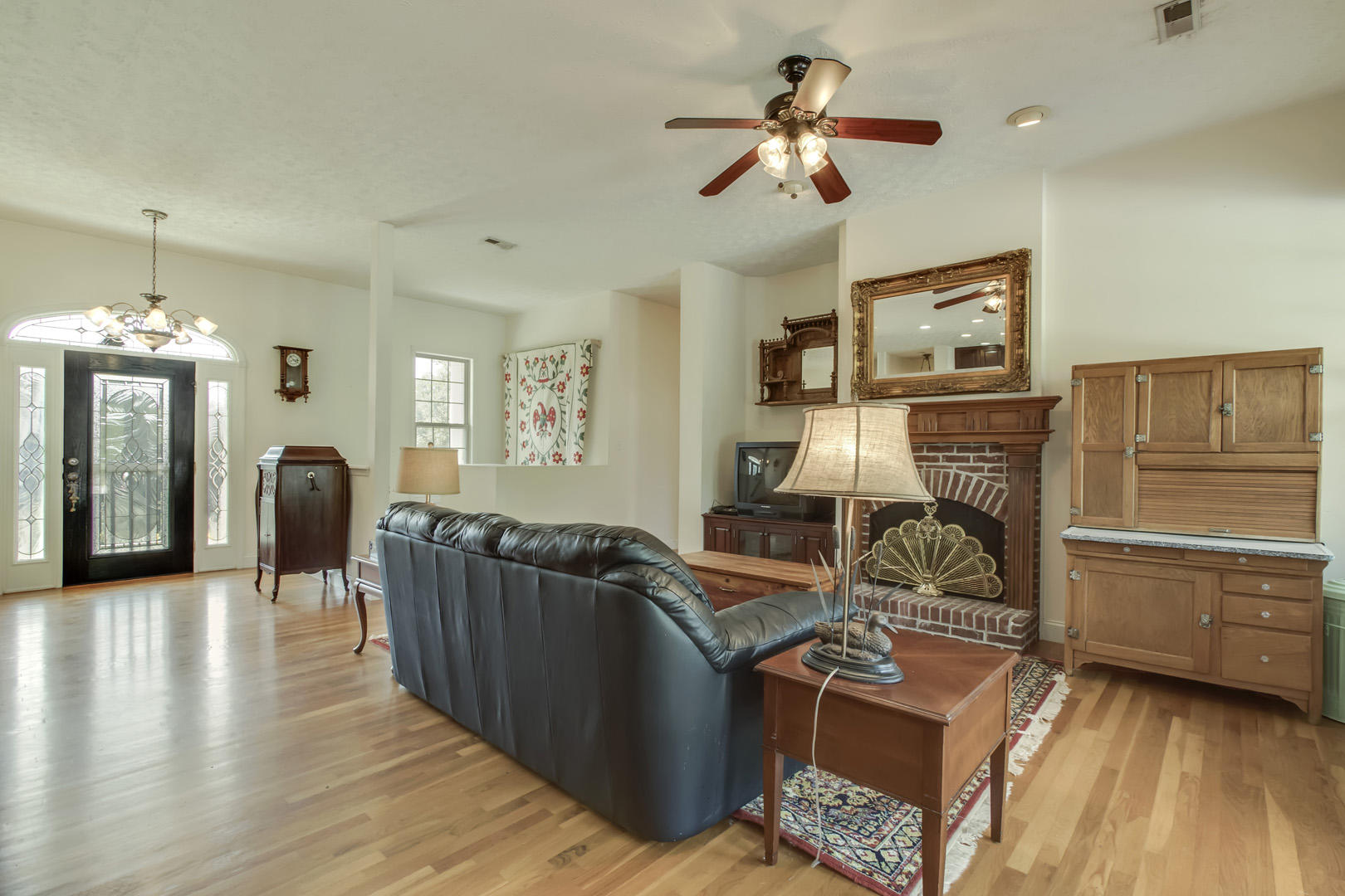 400 Satterfield Road Maynardville, TN 37807 - Photo 8 of 40 08_SatterfieldRoad_400_Living02