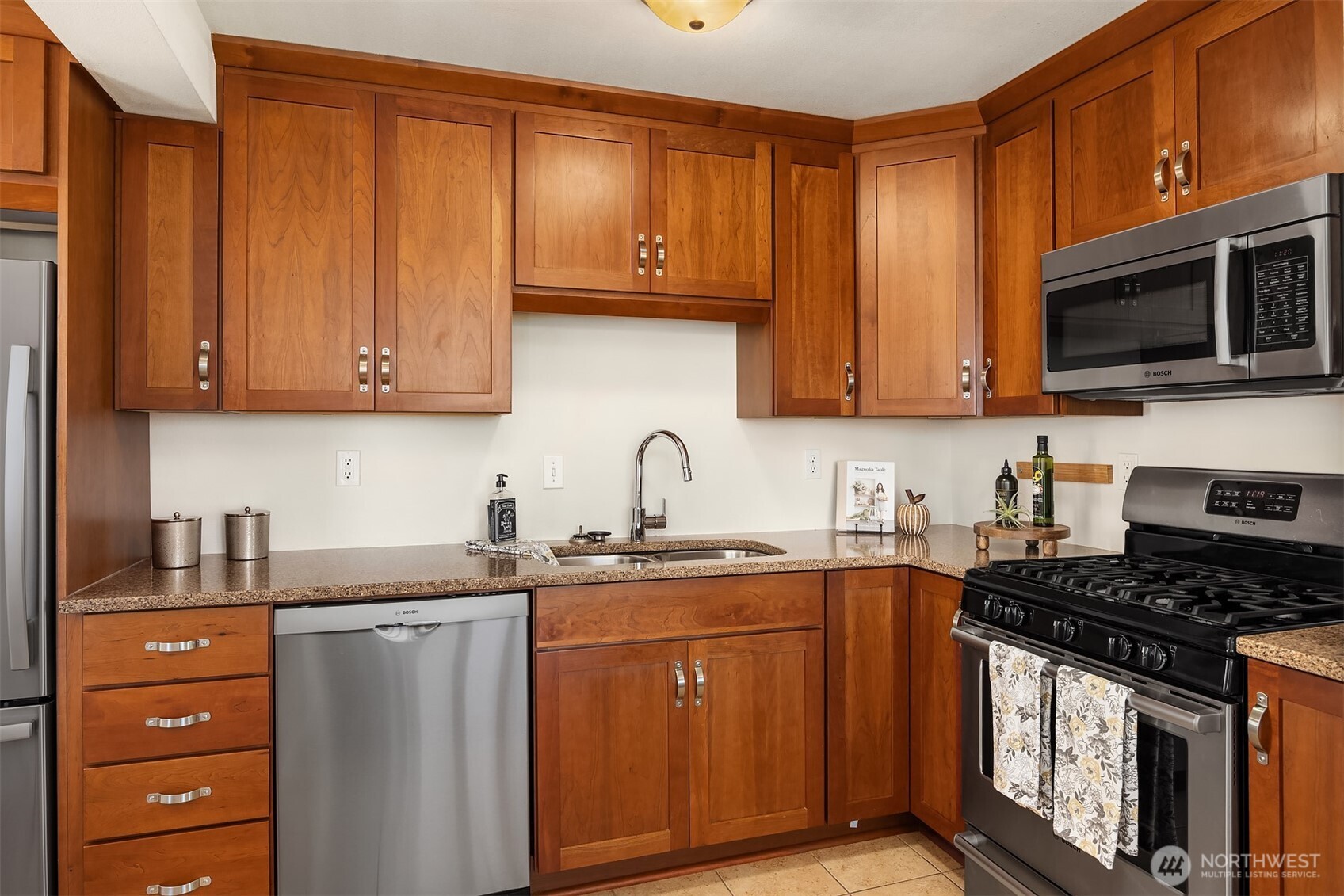 103 8th Avenue South Edmonds, WA 98020 - Photo 9 of 24
