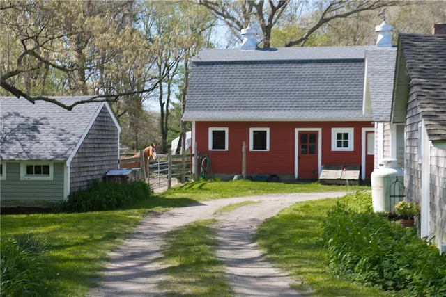 $2,150 | 77 Kelley Road, Unit B, North Kingstown, RI 02874