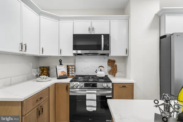 $449,000 | 16 Eden Avenue, Oaklyn, NJ 08107