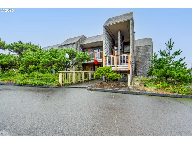 $519,000 | 856 Neacoxie Boulevard, Unit 324, Gearhart, OR 97138