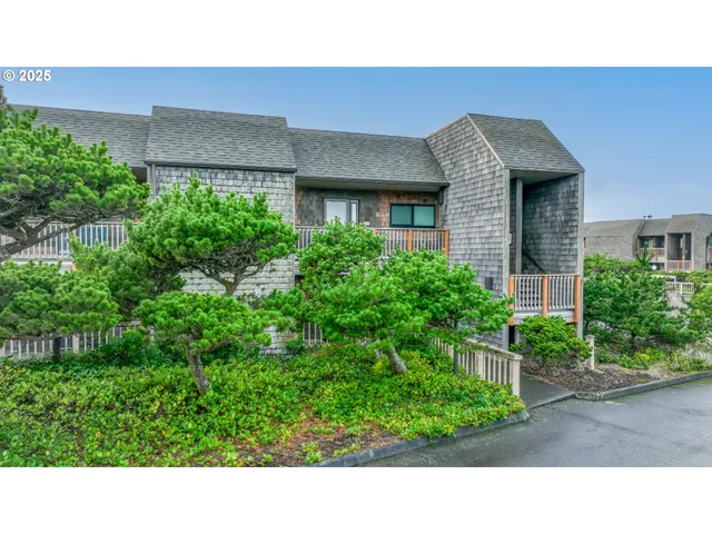 $519,000 | 856 Neacoxie Boulevard, Unit 324, Gearhart, OR 97138