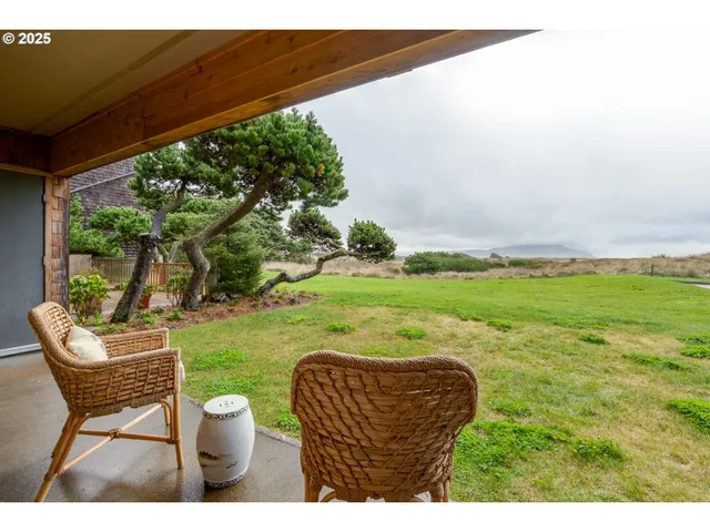 $519,000 | 856 Neacoxie Boulevard, Unit 324, Gearhart, OR 97138