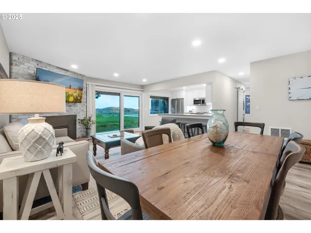 $519,000 | 856 Neacoxie Boulevard, Unit 324, Gearhart, OR 97138