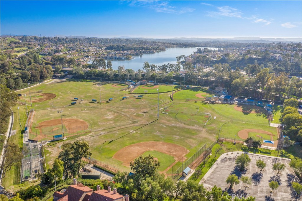 28811 Walnut Grove Mission Viejo, CA 92692 - Photo 47 of 48 a view of a city