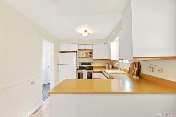 $900,000 | 660 Krameria Street, Denver, CO 80220