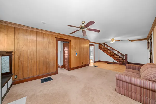 $229,000 | 449 West Lincoln Avenue, Hinckley, IL 60520