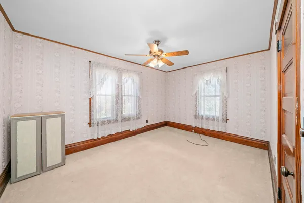 $229,000 | 449 West Lincoln Avenue, Hinckley, IL 60520