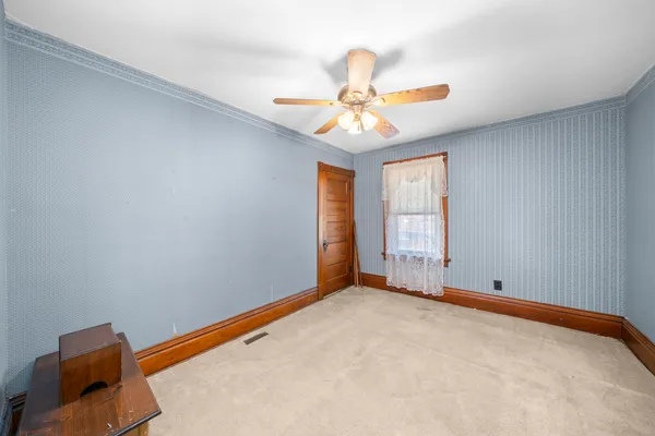 $229,000 | 449 West Lincoln Avenue, Hinckley, IL 60520