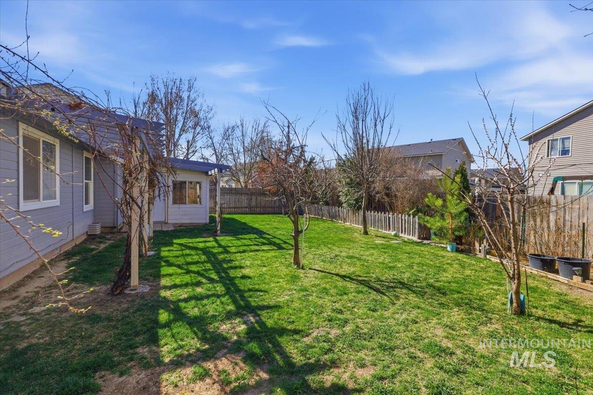 5002 Northrup Way Caldwell, ID 83607 - Photo 34 of 38 View of fenced backyard