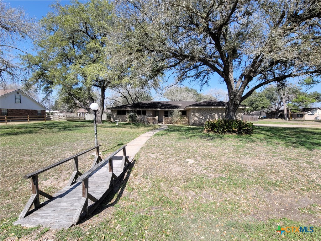 1006 Blyth Road Victoria, TX 77904 - Photo 2 of 7 a view of a park with large trees