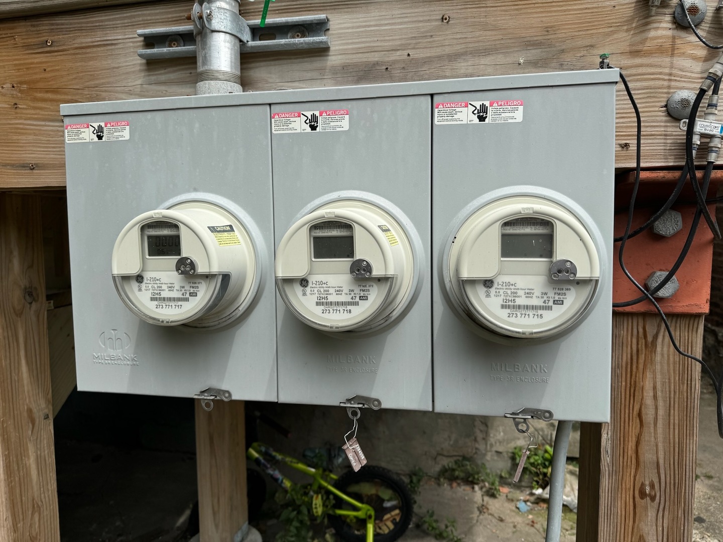 3833 West Arthington Street Chicago, IL 60624 - Photo 20 of 22 a kitchen with a stove and a stove