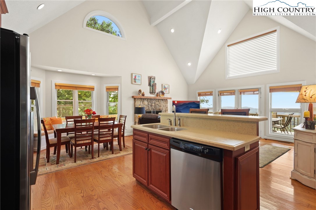 657 Golden Ridge Road Blowing Rock, NC 28605 - Photo 12 of 48 Gallery Image 12