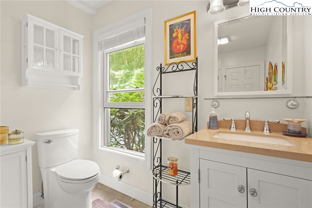 657 Golden Ridge Road Blowing Rock, NC 28605 - Photo 19 of 48 Gallery Image 19