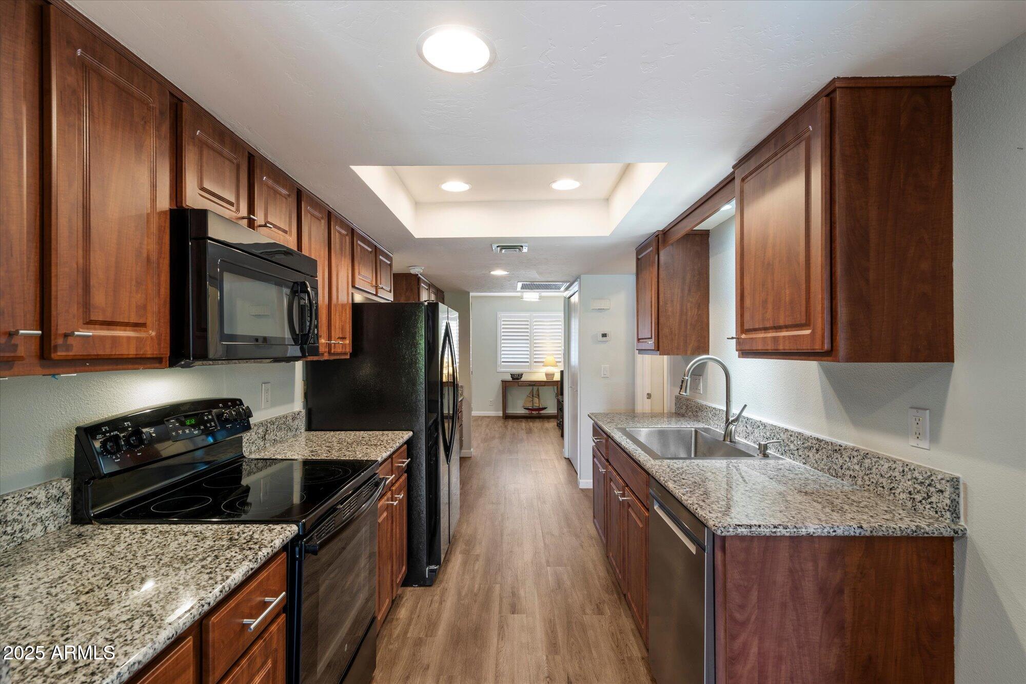 520 South Greenfield Road, Unit 7 Mesa, AZ 85206 - Photo 5 of 25 05-Kitchen