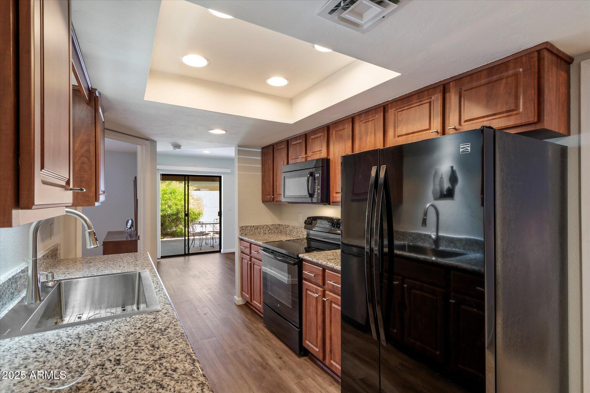 520 South Greenfield Road, Unit 7 Mesa, AZ 85206 - Photo 6 of 25 06-Kitchen