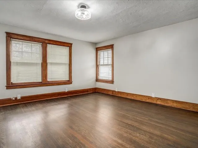 $565,000 | 6020 Central Street, Kansas City, MO 64113