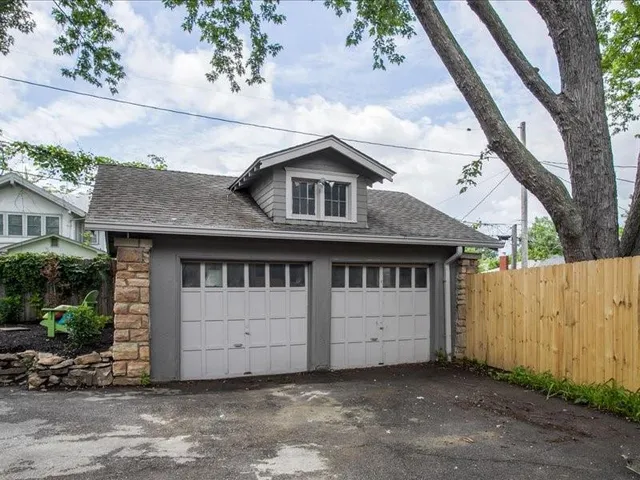 $565,000 | 6020 Central Street, Kansas City, MO 64113