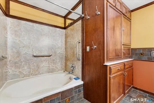 $449,900 | 230 Bailey Woods Road, Brooklyn, CT 06234