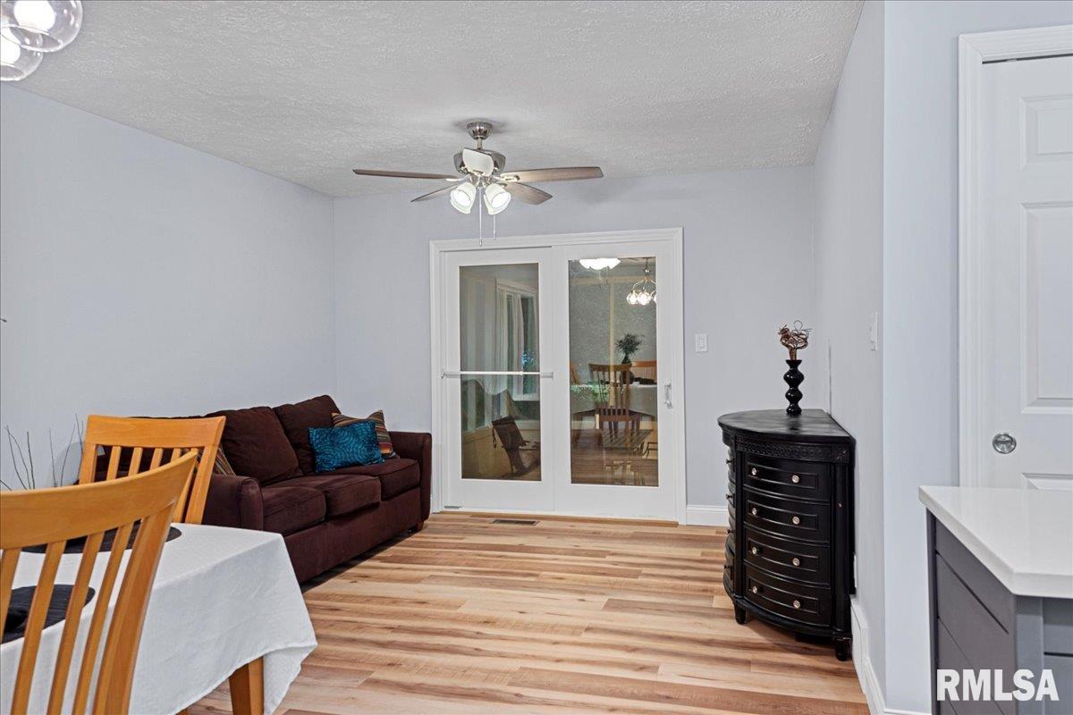 2217 West Rd Drive Springfield, IL 62711 - Photo 12 of 42