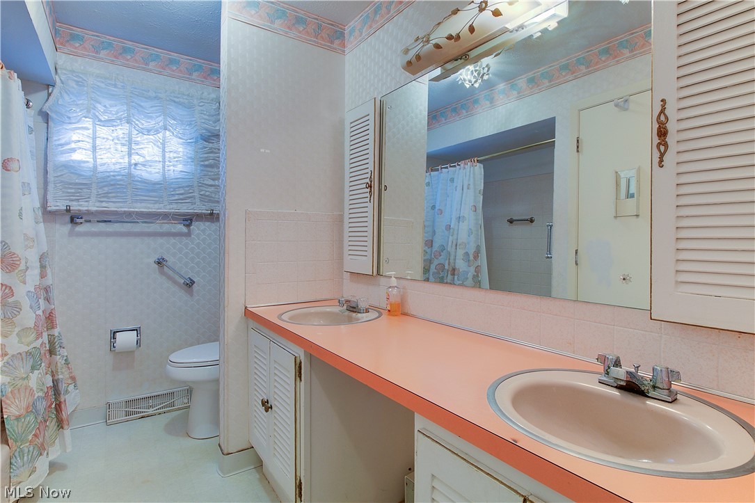 816 Carpenter Street Akron, OH 44310 - Photo 16 of 17