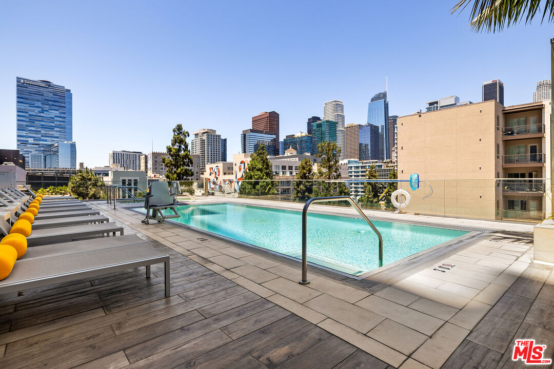 1050 South Grand Avenue, Unit 1405 Los Angeles, CA 90015 - Photo 9 of 11 a view of a city with tall buildings