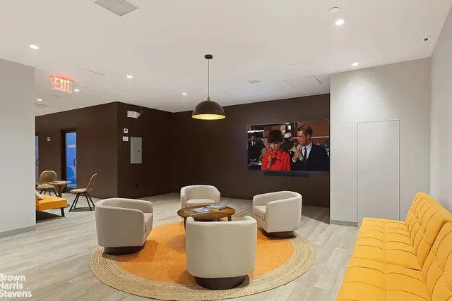 $3,750,000 | 25 Central Park West, Unit 30O | Upper West Side