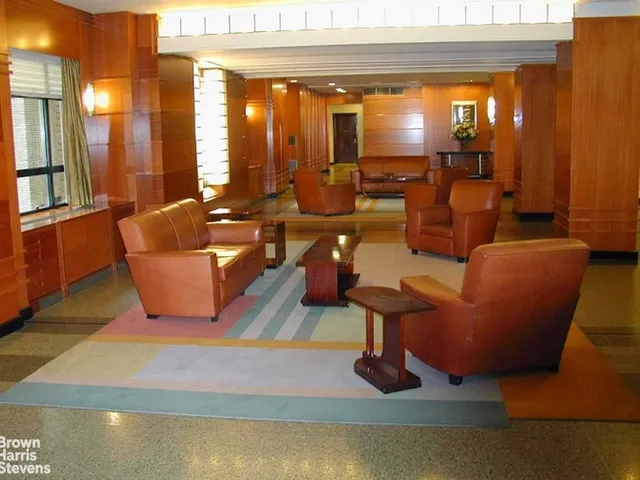 $3,750,000 | 25 Central Park West, Unit 30O | Upper West Side