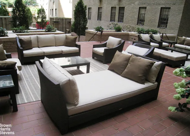 $3,750,000 | 25 Central Park West, Unit 30O | Upper West Side