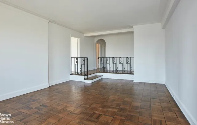 $3,750,000 | 25 Central Park West, Unit 30O | Upper West Side