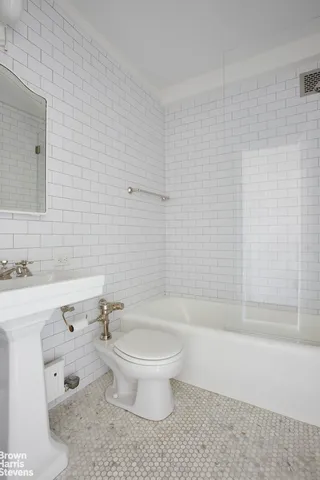 $3,750,000 | 25 Central Park West, Unit 30O | Upper West Side